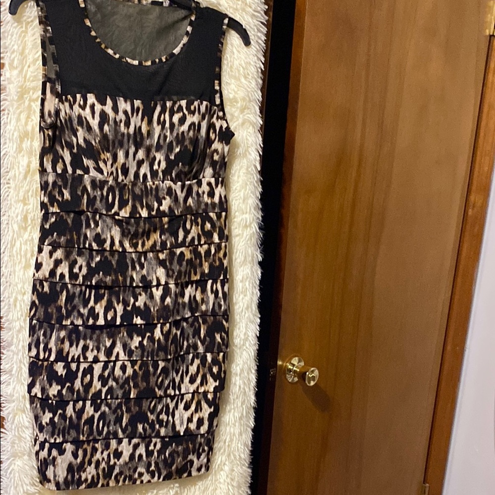 Enfocus Studio Women’s Sleeveless Animal Print Dress. Size 8